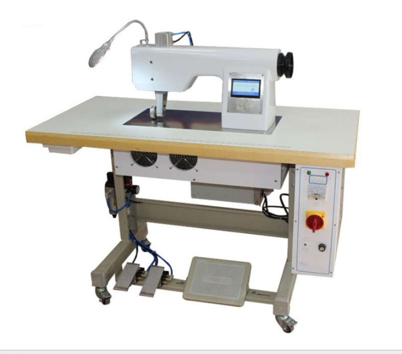 Ultrasonic seamless sewing machine